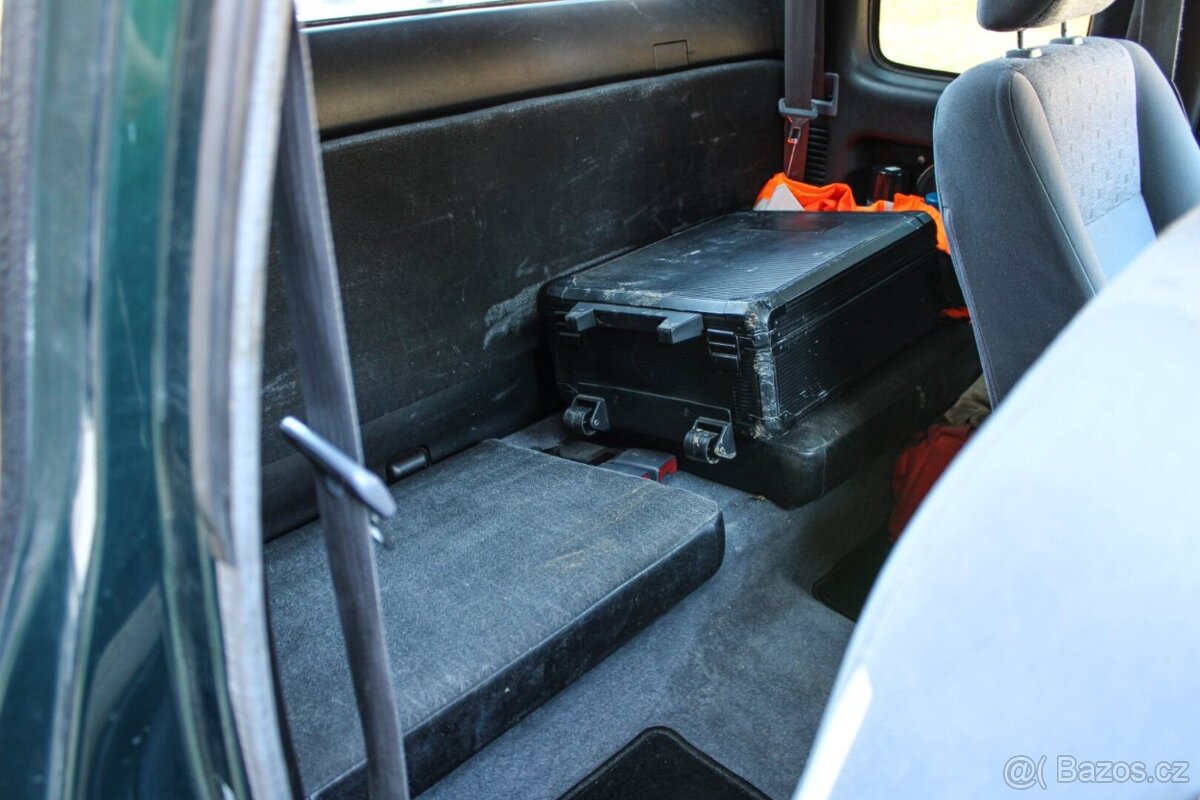 Toyota Hilux 2.5 D-4D Double Cab 4x4 - 20