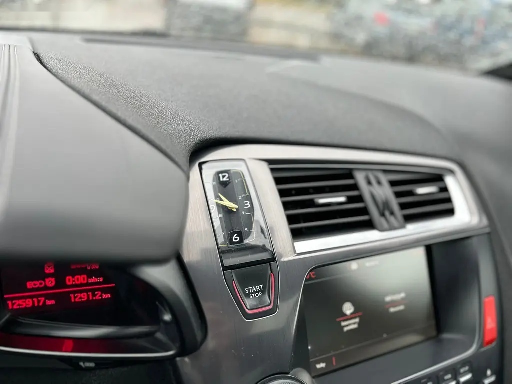 Citroën DS5, 2.0BHDI 180 AT6" SO CHIC"DS60 - 20