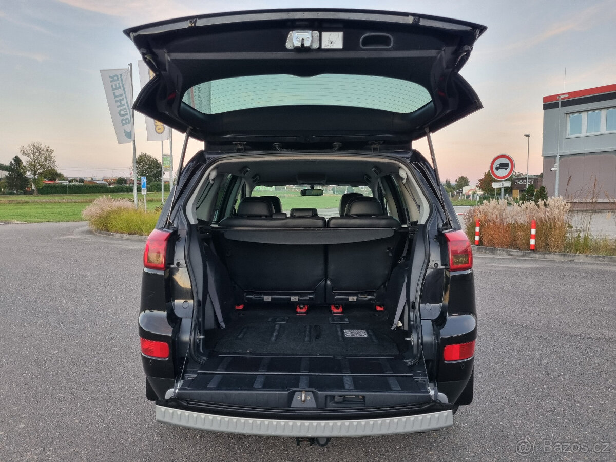 Peugeot 4007 2,2 HDi 4x4, 7 míst - 20