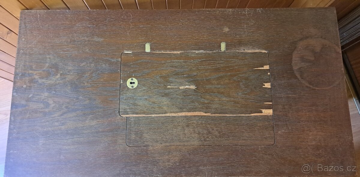 Šicí stroj Lada - 20