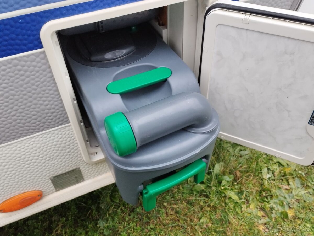 HOBBY 540UFe č.242. Pro 4. Fr. postel. Sprcha. Rok 2006 - 20