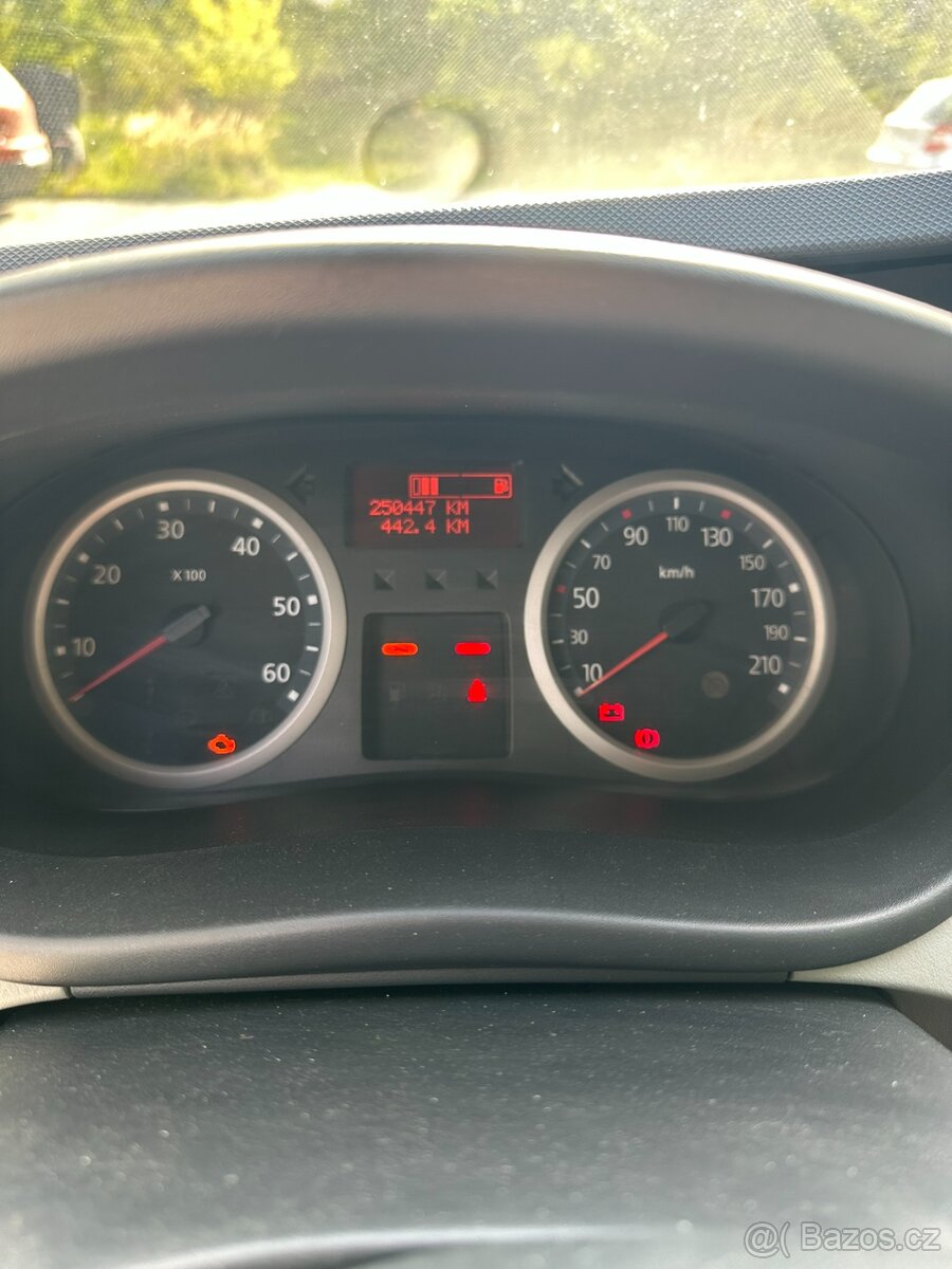 Renault Trafic 2.0dci 84kw - rok 12/2011 - 8 míst - 20