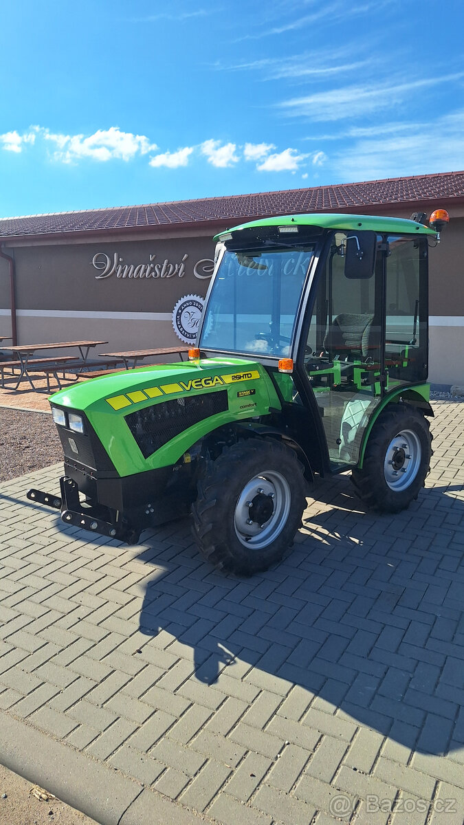 zánovní malotraktor VEGA 26 HTD STAGE V Comfort TOP - 20