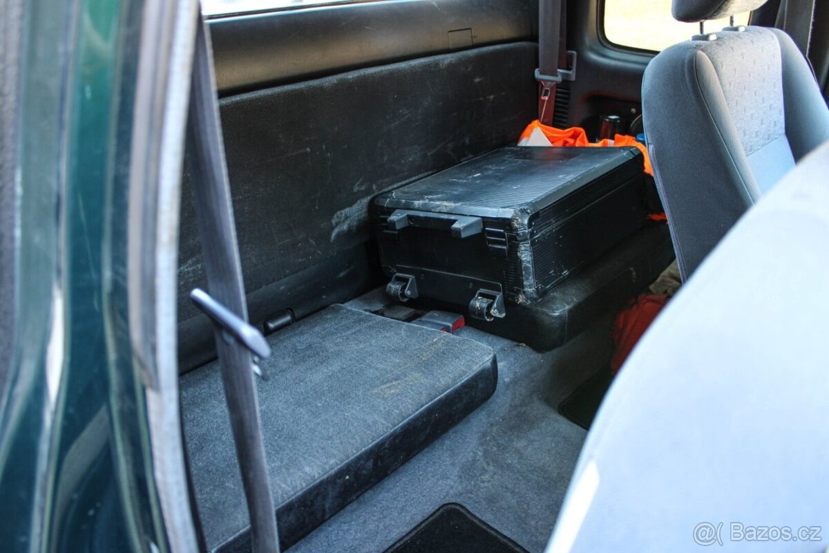 Toyota Hilux 2.5 D-4D Double Cab 4x4 - 20