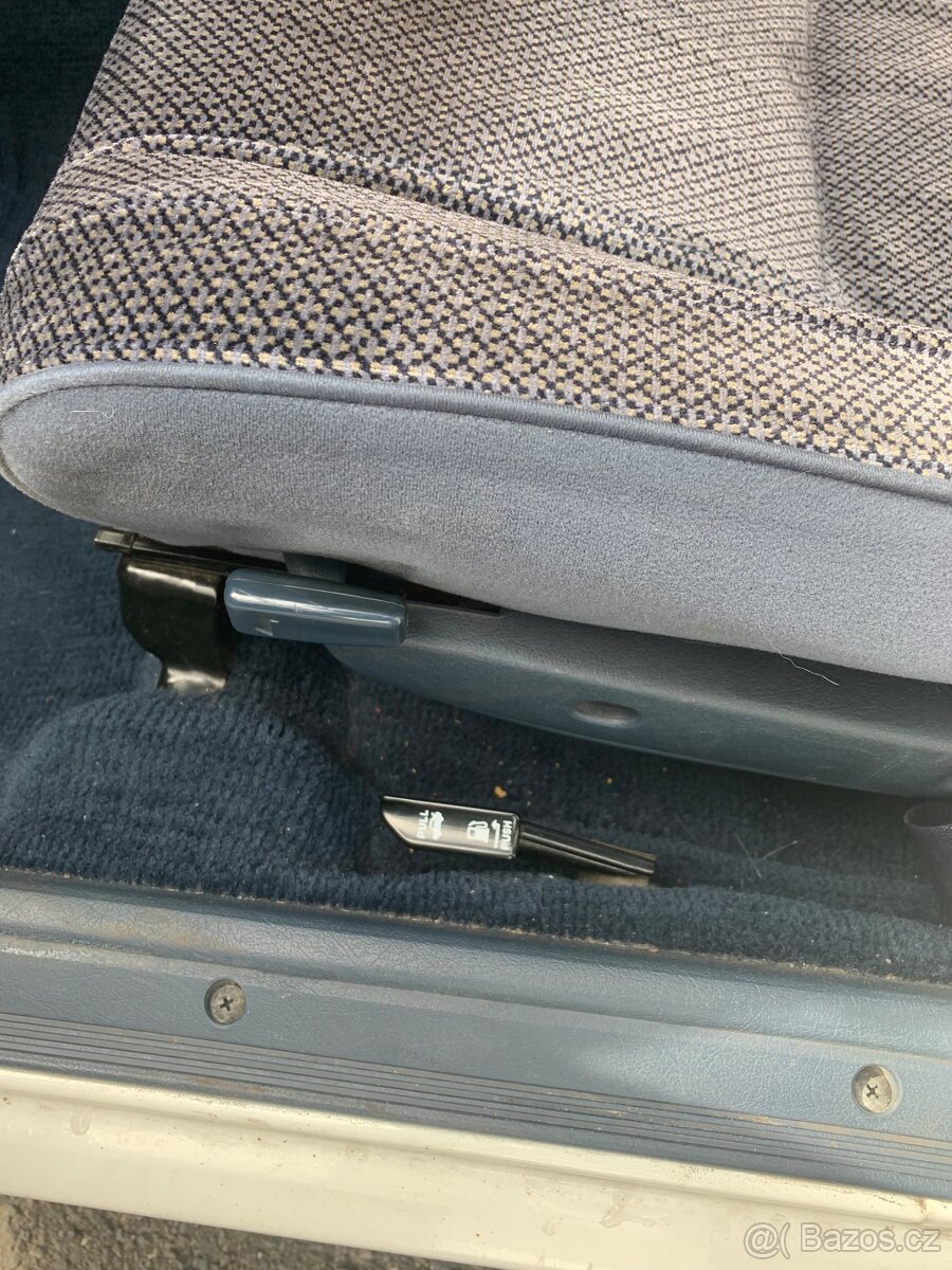 Prodám Nissan Bluebird , 1990 , veterán. - 20