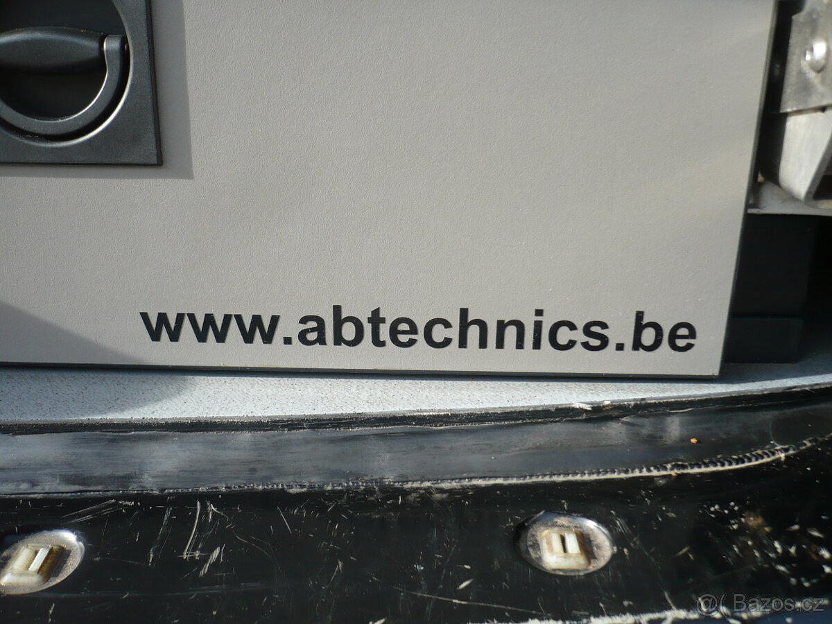 Volkswagen Transporter T5 DPH Pohřební vůz speciál - 20