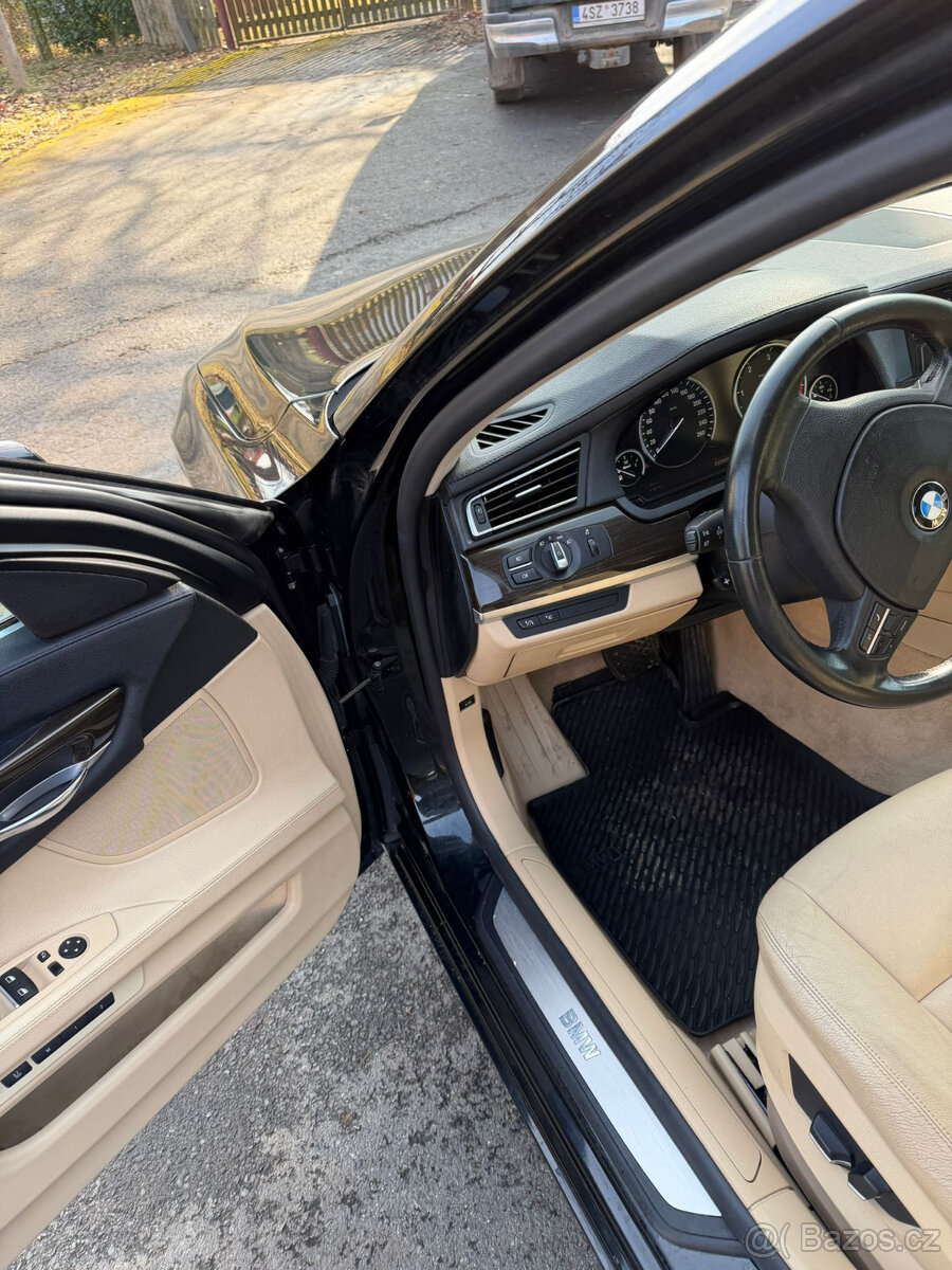 BMW 730D LONG 170kW – max. výbava, po servisu - 20