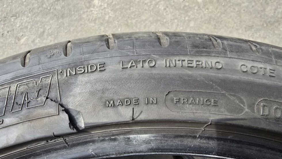 Letní pneu 265/35/19 Michelin - 20