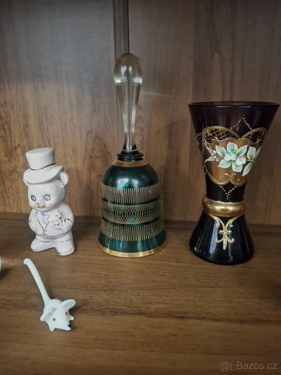 Skleněné vázy a dekorace - 20