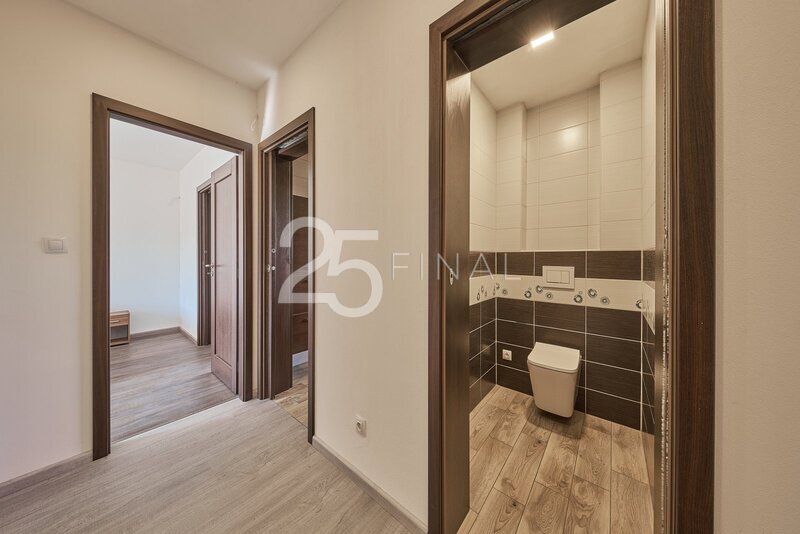 Prodej novostavby RD o dispozici 5+kk s garáží a se zahradou - 20