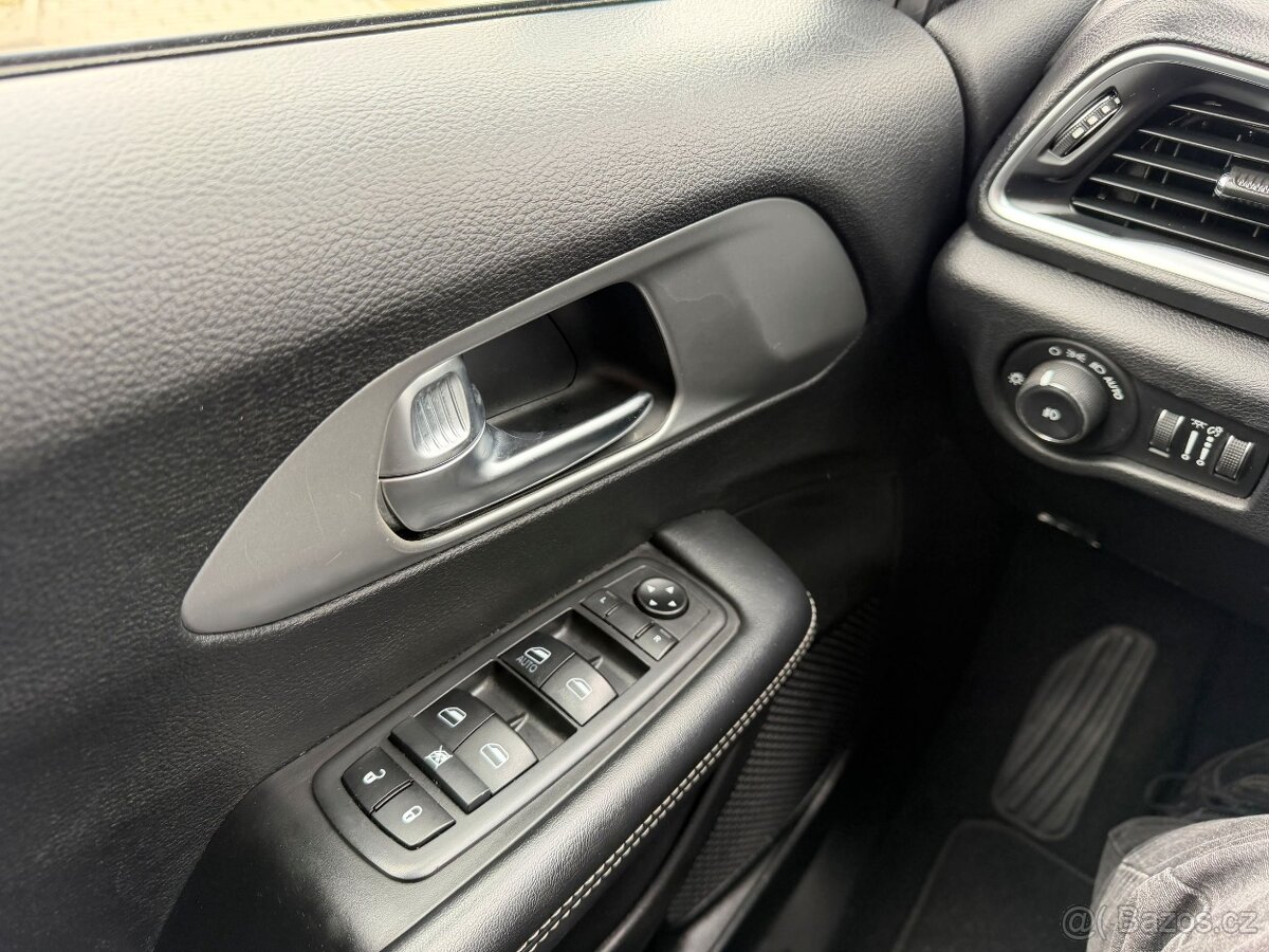 Chrysler Pacifica 3,6 Penta S Radar 360 2019 DPH - 20