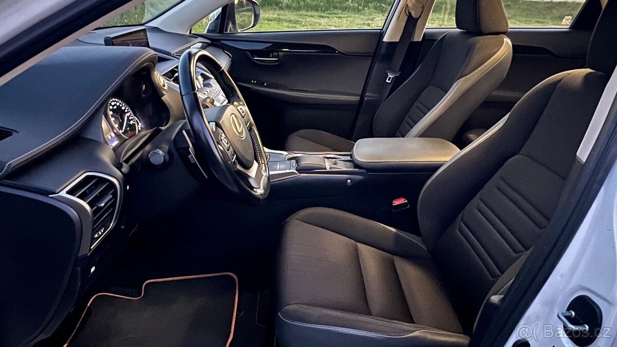 Lexus NX300h Hybrid m.2021 Perleť Navi Kamera Automat CVT - 20