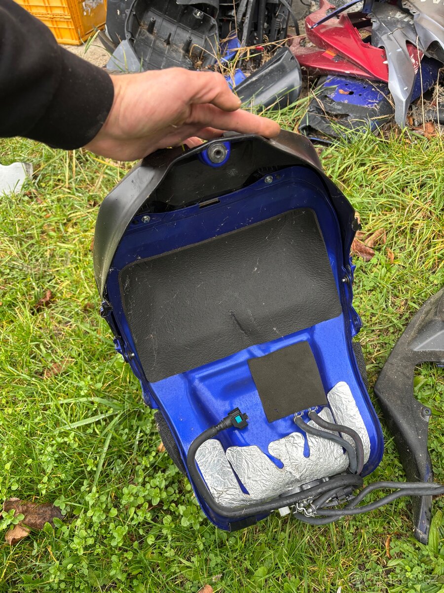 Sada plastu i s nadrzi na Yamaha R1 09-11 - 20