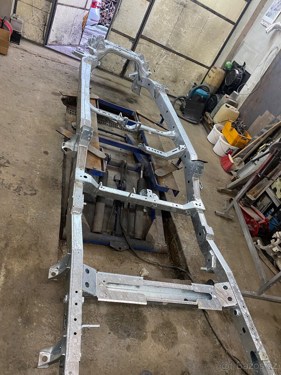 Rám - Rámy na Navara D22 / D40 / Hilux / L200 - 20