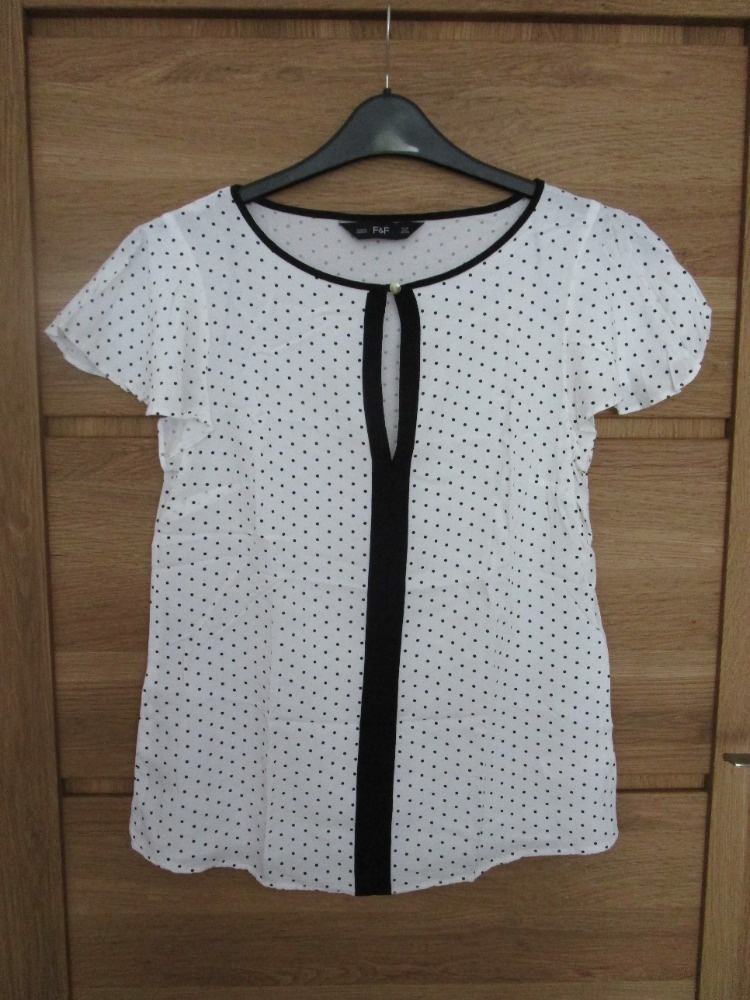 nové nenošené oblečení - komplet 4000 Kč - 20