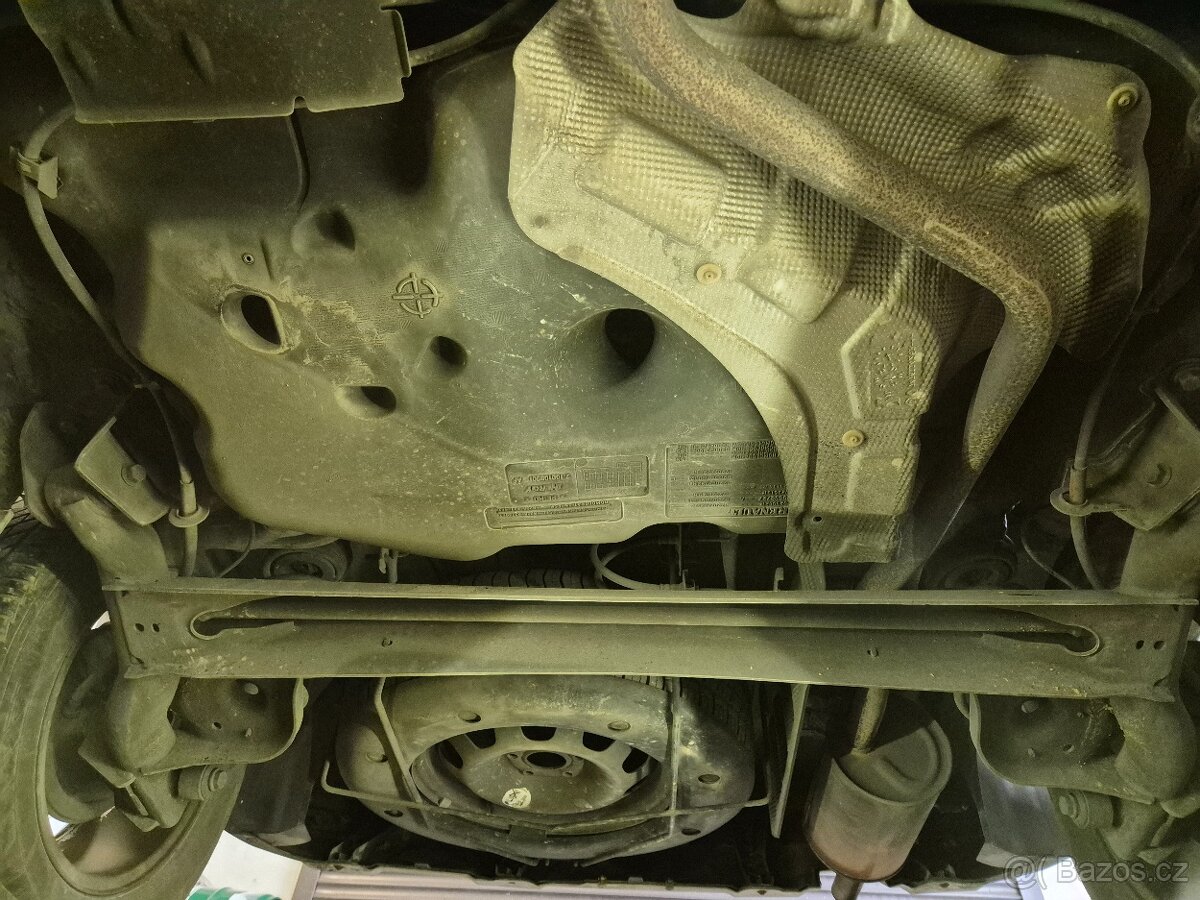 Dacia Duster 1.5dCi,79KW,LAUREATE,KLIMA,BEZ KOROZE,R.V.2011 - 20