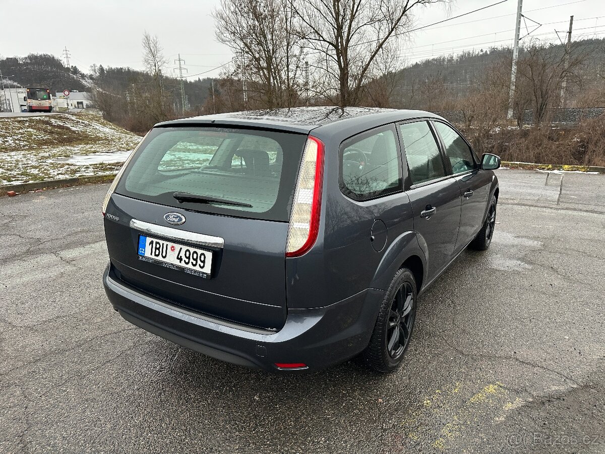 Ford Focus 1.6 kombi - 20