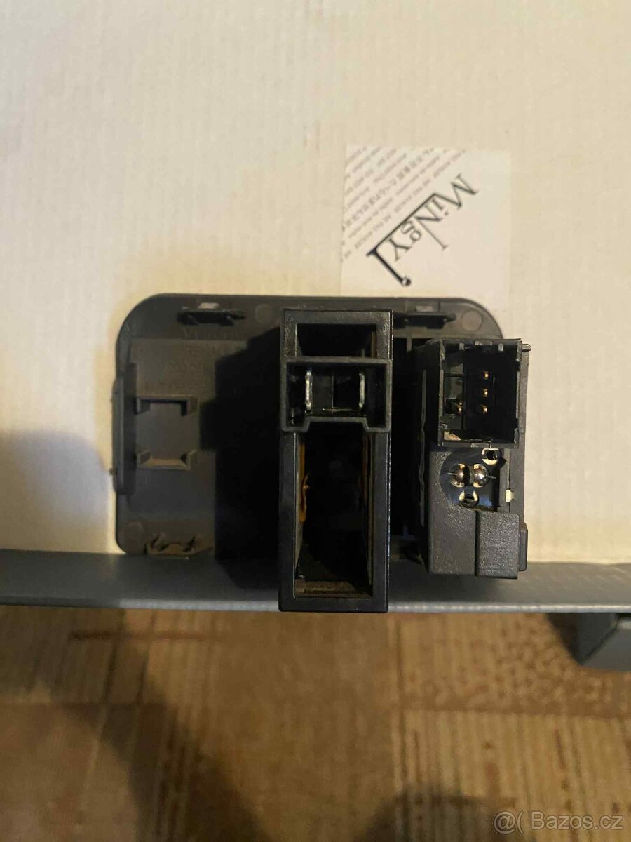 Interiérové díly z Renault Clio 2. Gen. - 20