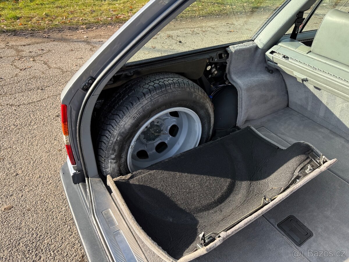 Mercedes-Benz S124 300 TE 4MATIC (1992) - 20