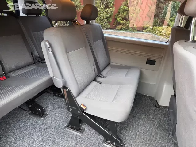 VW Caravelle T5 2.0 TDI 103kW,7.sedadel,Webasto,Tažné - 20