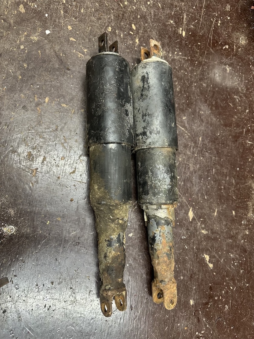 Predám zadní tlumiče na motocykle JAWA ČZ 125 175 250 350 - - 20