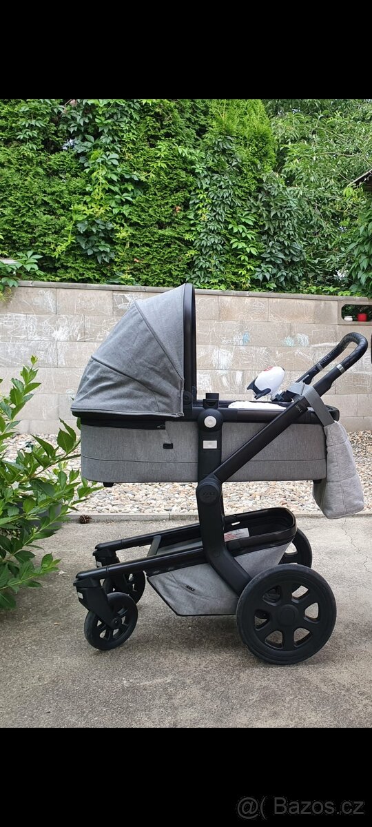 Prodám kočárek vojkombinaci Joolz day 3 Studio graphite grey - 20
