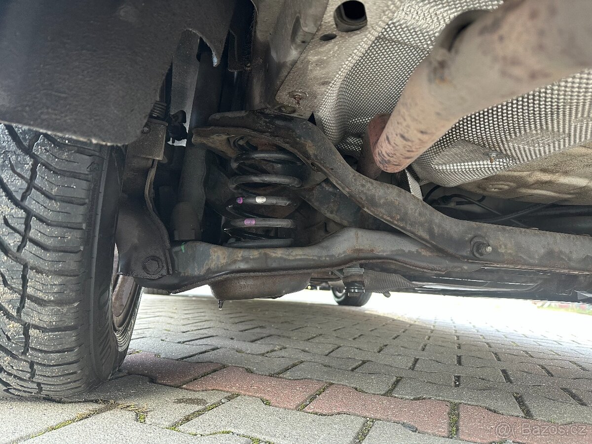 Ford C-MAX 1.6 77kW 2011 116426km TOP stav - 20