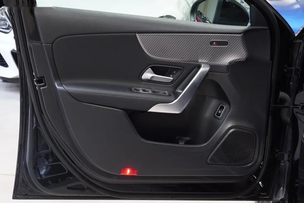 Mercedes-Benz Třídy A, A180,ACC,ČR,DPH,1.MAJ - 20