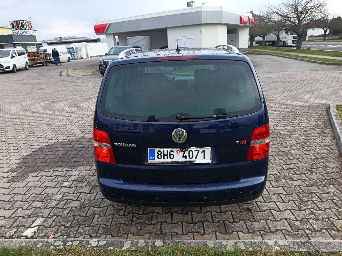 Volkswagen Touran 2.0 TDI - 103 kW -DSG - 7 místní - 20