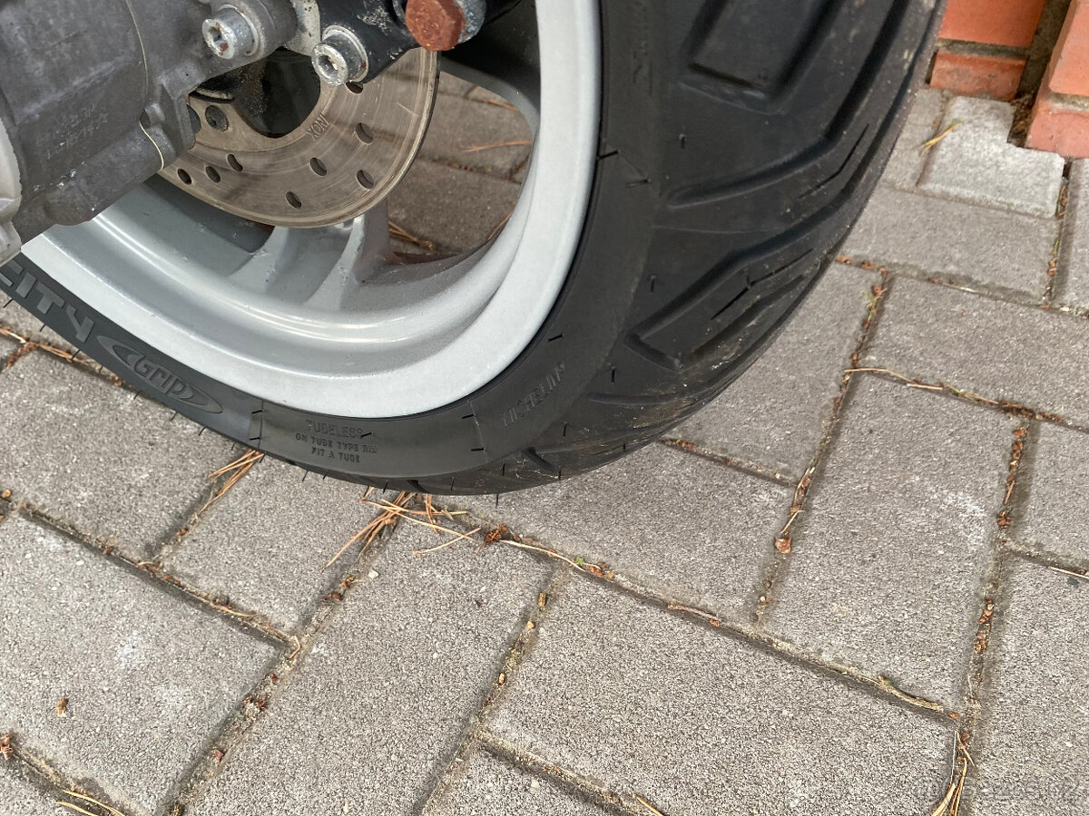 Piaggio X9 125 Evolution - 20