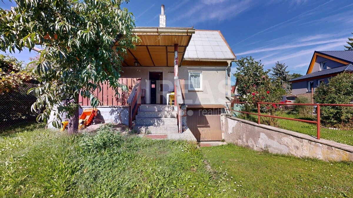 Sadská, prodej chaty 3+1 46,5 m2 + garáž 19 m2, na pozemku 3 - 20