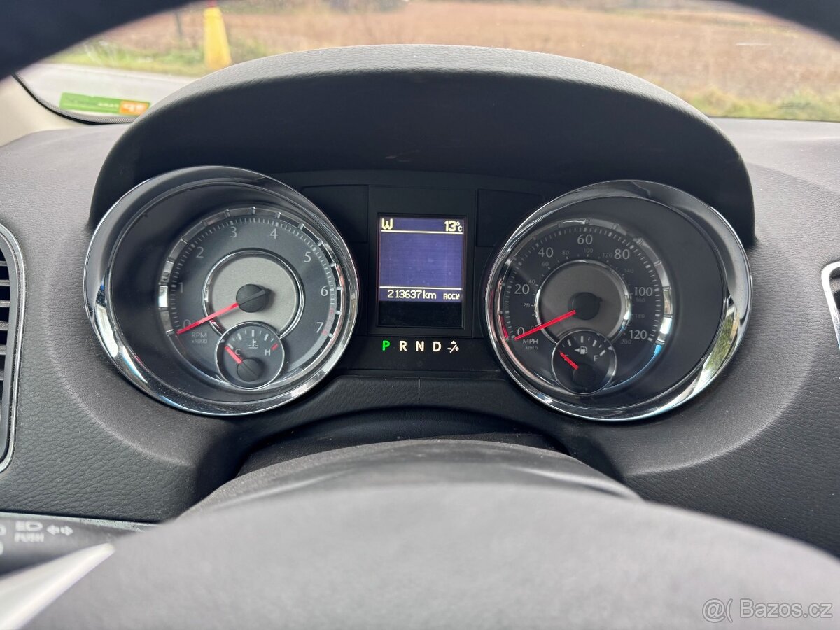 Chrysler Town Country 3,6 RT Penta DVD 2014 - 20