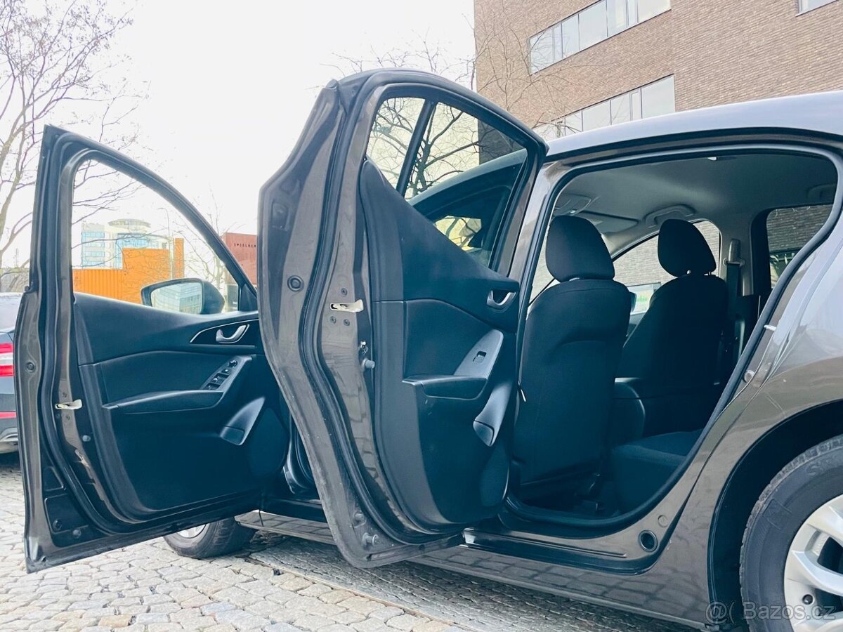 Mazda 3 2.0i BENZIN AUTOMAT VÝHŘEV LED SENZORY - 20
