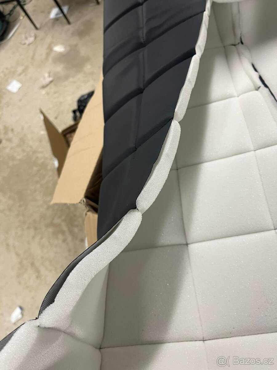 Prodám nové čalounění na traktory Zetor – blatníky i kabiny - 20