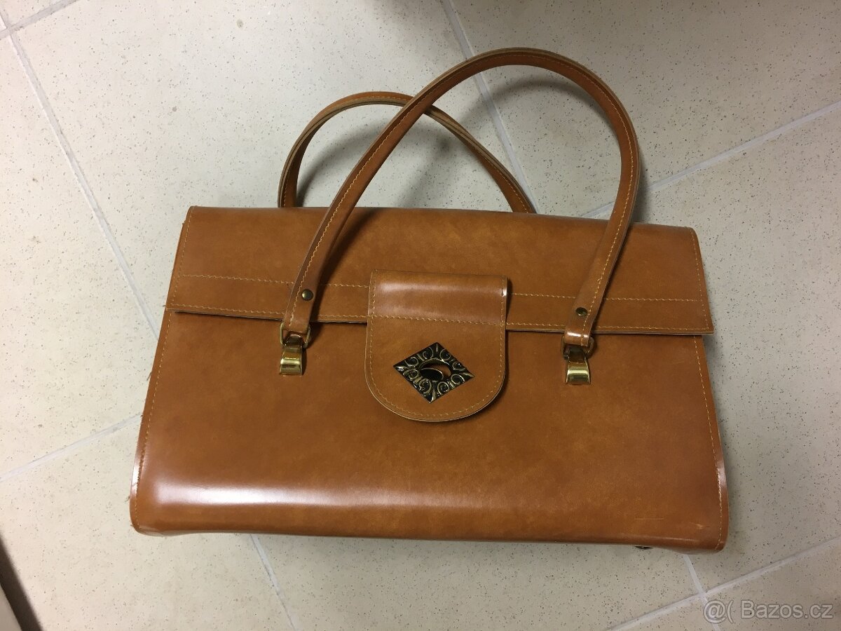 Spousta různých starožitností - 20