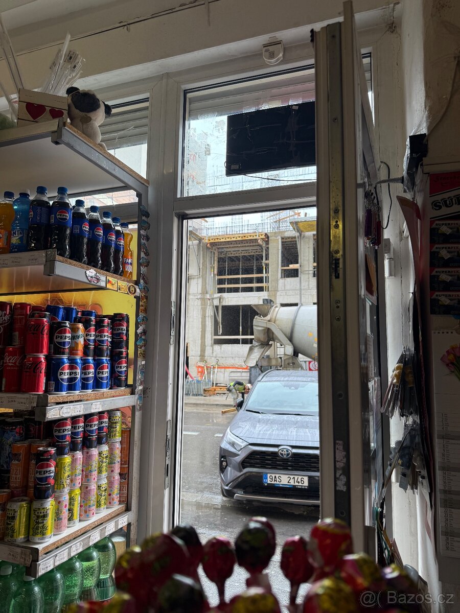 Přenechání obchodů ve velmi frekventované zóně - 20