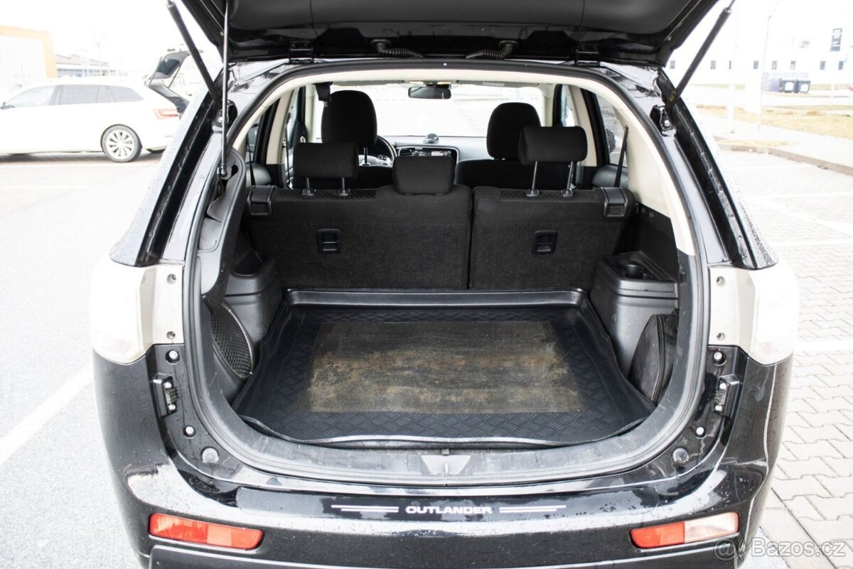 Mitsubishi Outlander 2.0 PHEV 4WD (2013) - 20