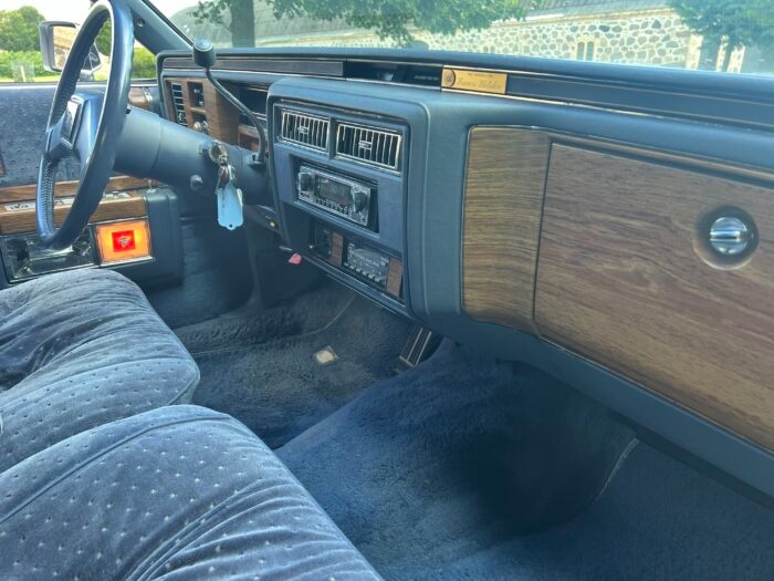 Cadillac Coupe DeVille d’Elegance (modelový rok 1983) - 20