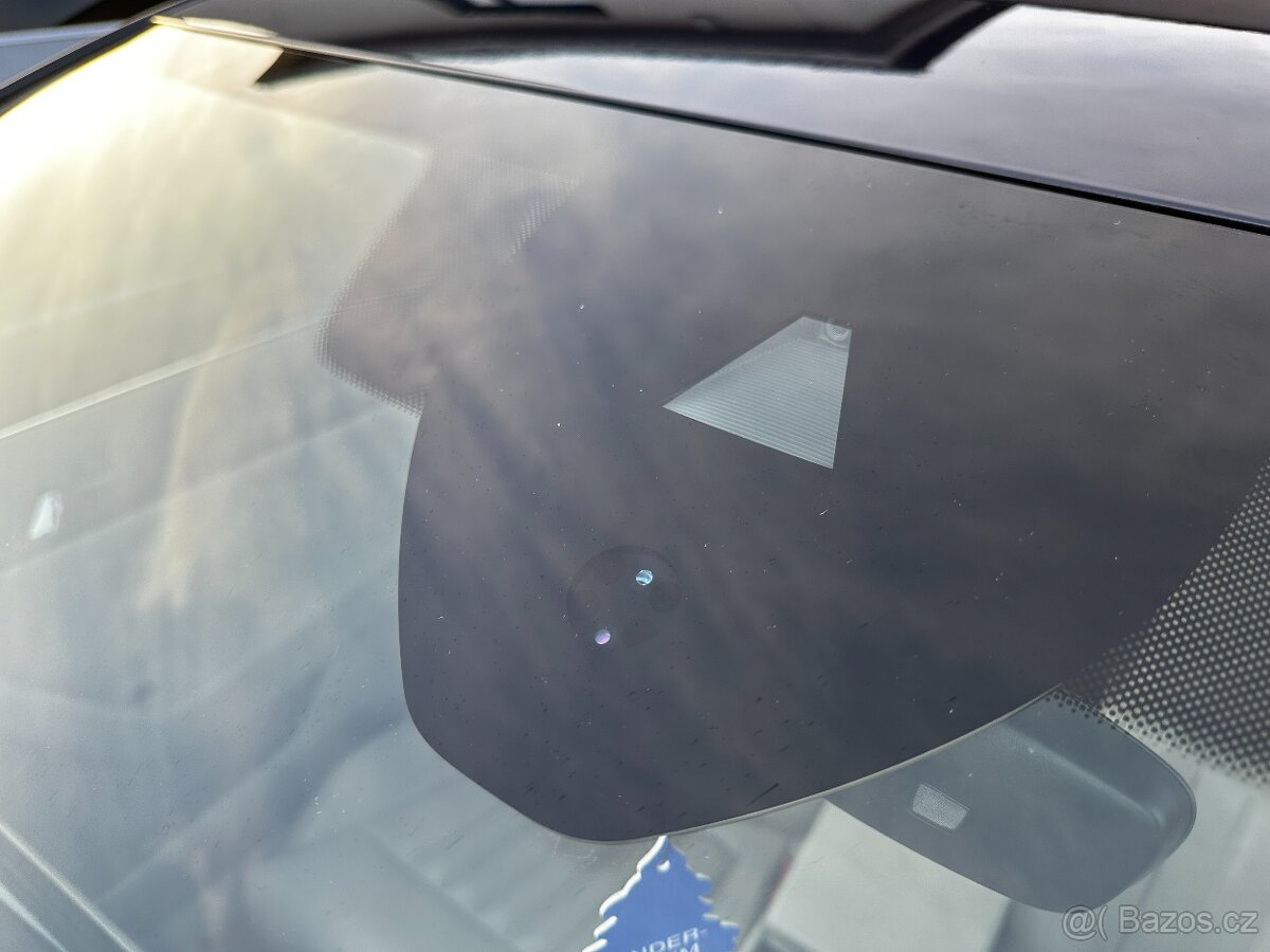 Škoda SUPERB III 3 combi DSG 2.0TDi Laurin & Klement 5/2018 - 20