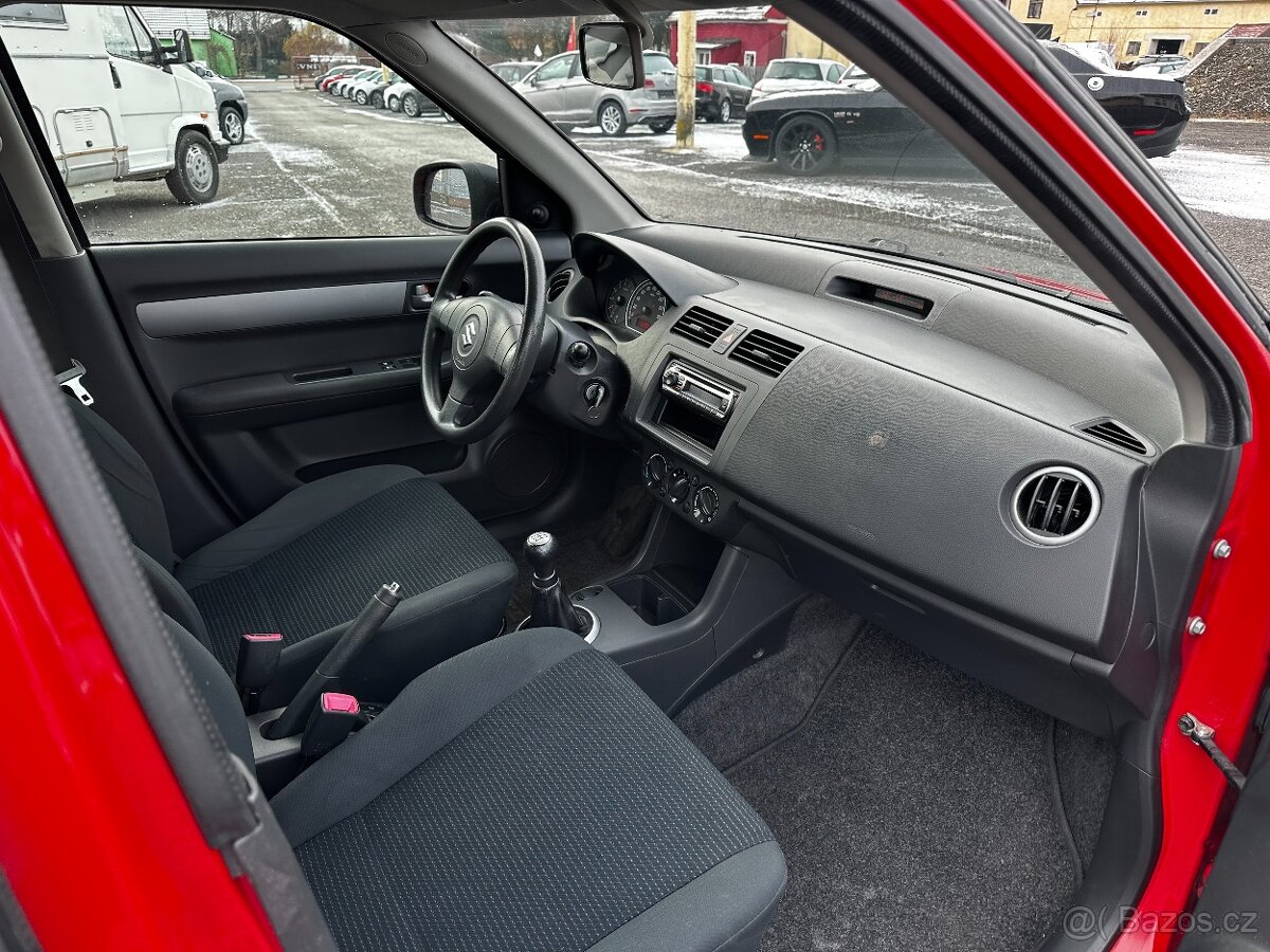 SUZUKI SWIFT 1,3i - KLIMA - NOVÁ STK - MÁLO KM-UDRŽOVANÝ VŮZ - 20