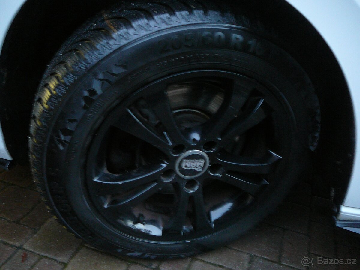 VW TOURAN 1.4 TSI 110KW DSG+F1 R-line FULLED NAVI ACC KAMERA - 20