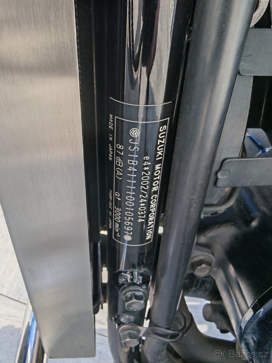 Suzuki Intruder M800 - 20