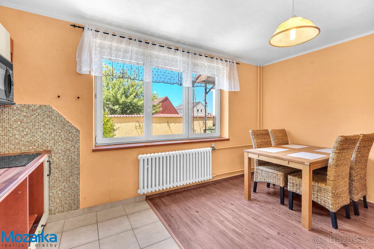 Rodinný dům s garáží a nádhernou zahradou Křepice u Hustopeč - 20