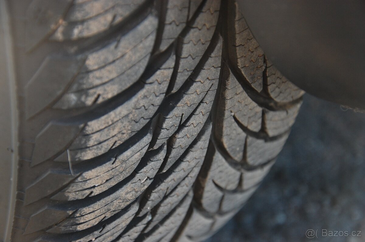 MINI Cooper 1,6D, najeto 125.000km , vynikající stav - 20