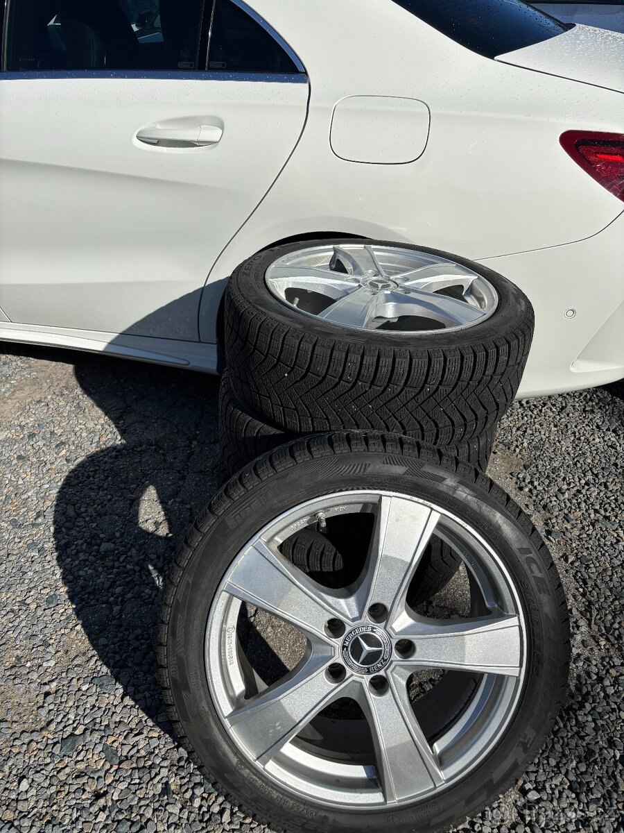 Mercedes-Benz CLA 180 1.6i AMG Automat ČR - 20