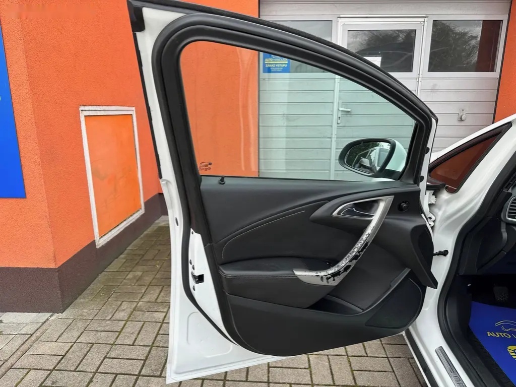 Opel Astra, 1.4 T 103KW NAVI,BI-XENON - 20