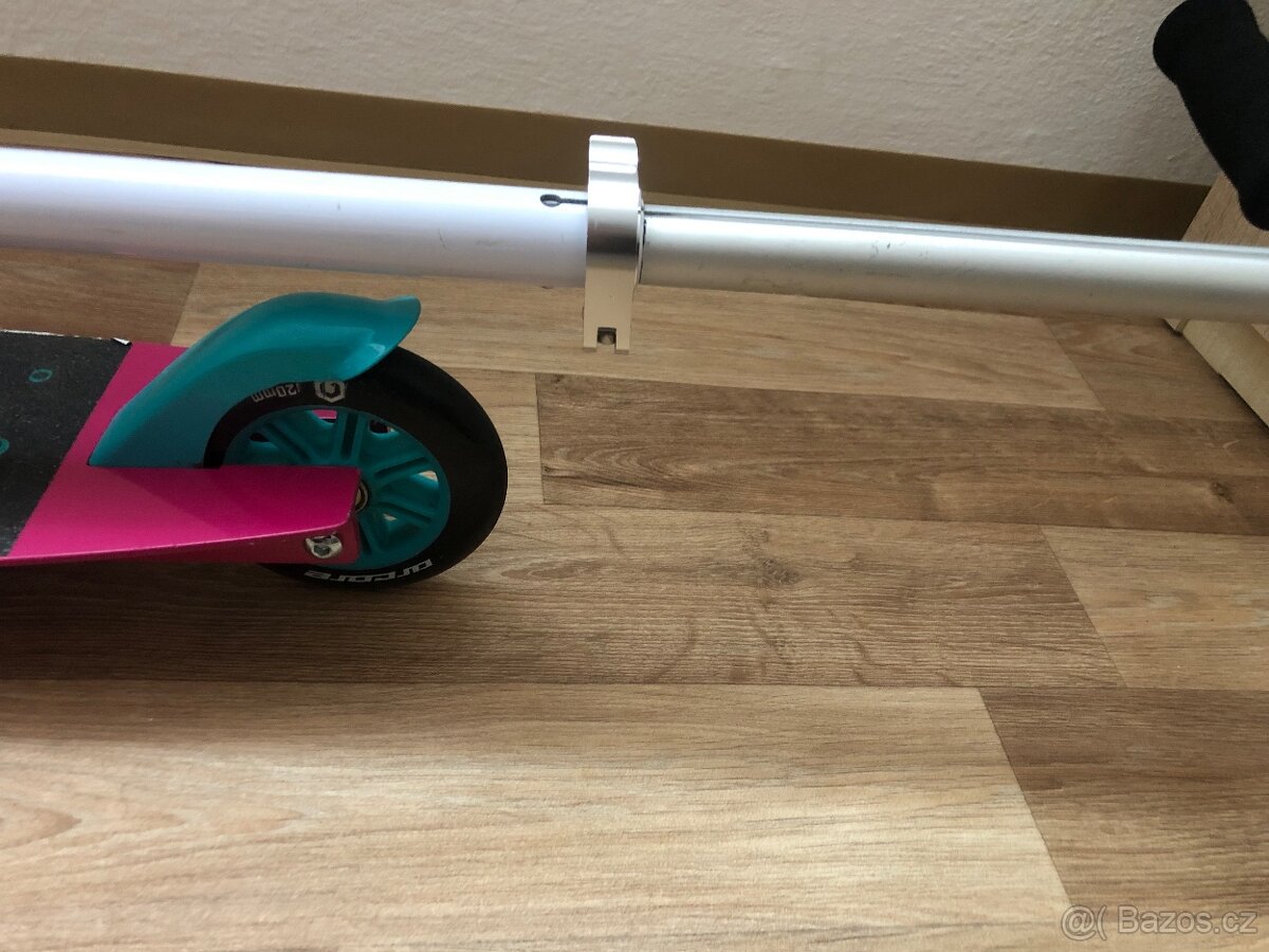 Koloběžka CRISSCROSS - 20