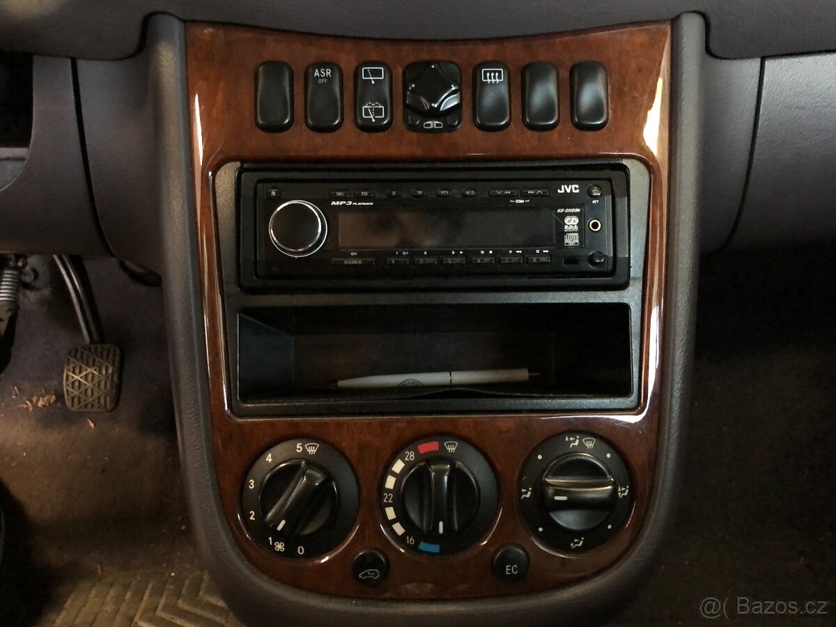 MERCEDES-BENZ A 190I - 20