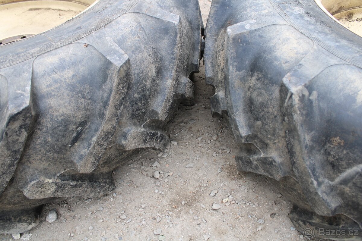 Zetor crystal zadní kola ráfky disky 18,4-34 12 pláten - 20