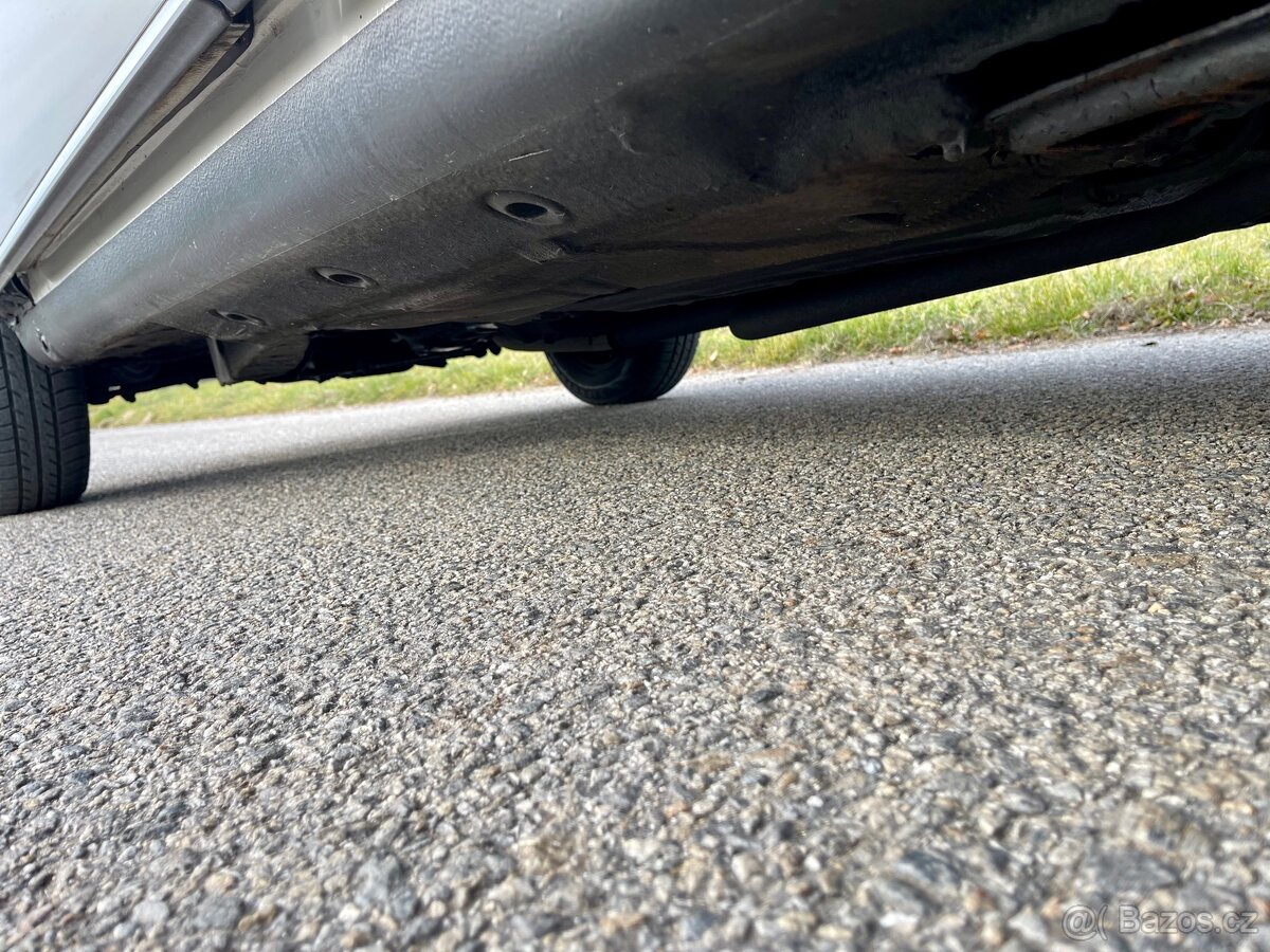 Mercedes benz w123 250 - 20